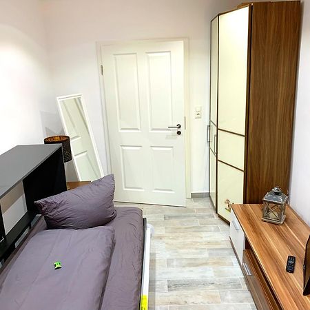 Ferienwohnungen Arp "2O" Mit Garten Und Parkplatz Itzehoe Bagian luar foto
